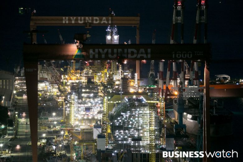 야간 조업이 한창이던 2016년 말 울산 현대중공업 조선소/사진=이명근 기자 qwe123@