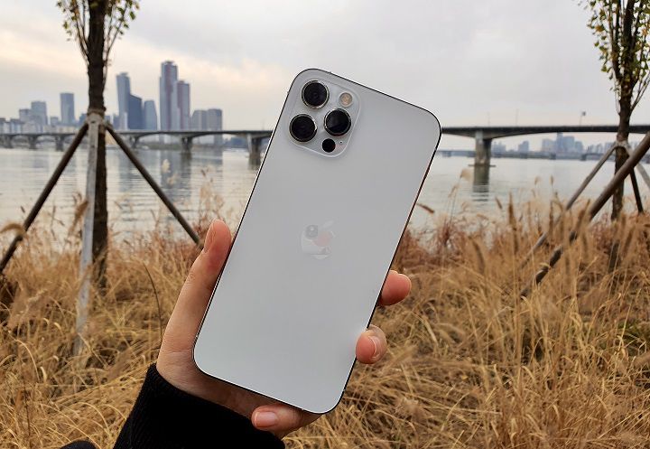 아이폰12 프로./사진=백유진 기자