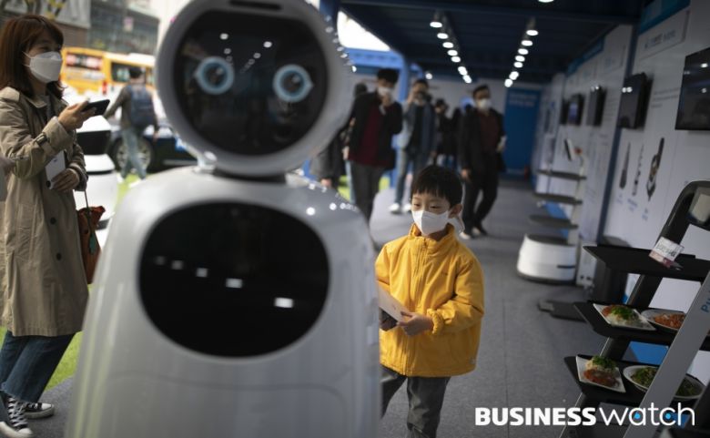 아이들에게 로봇이라는 차가운 이미지보다 친근한 이미지를 위한 자율주행 로봇들이 등장하고 있다. /사진=이명근 기자 qwe123@