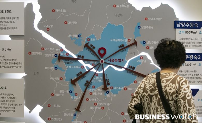 서울 아파트값이 2주 연속 오름세를 보이는 가운데 상승폭이 큰 5곳 중 3곳이 송파구로 나타났다./사진=이명근 기자 qwe123@