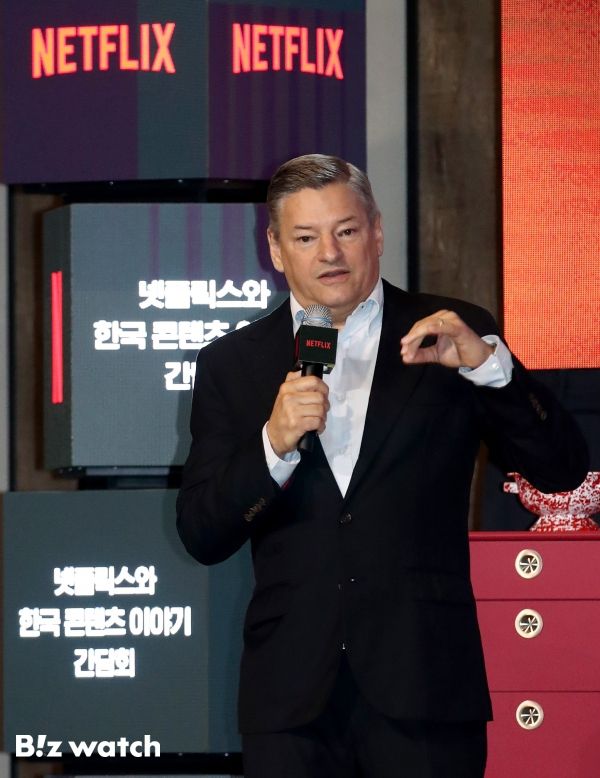 테드 서랜도스 넷플릭스 공동 최고 경영책임자가 22일 오전 서울 종로구 포시즌스호텔에서 '넷플릭스와 한국 콘텐츠 이야기' 간담회를 갖고 있다./사진=사진공동취재단