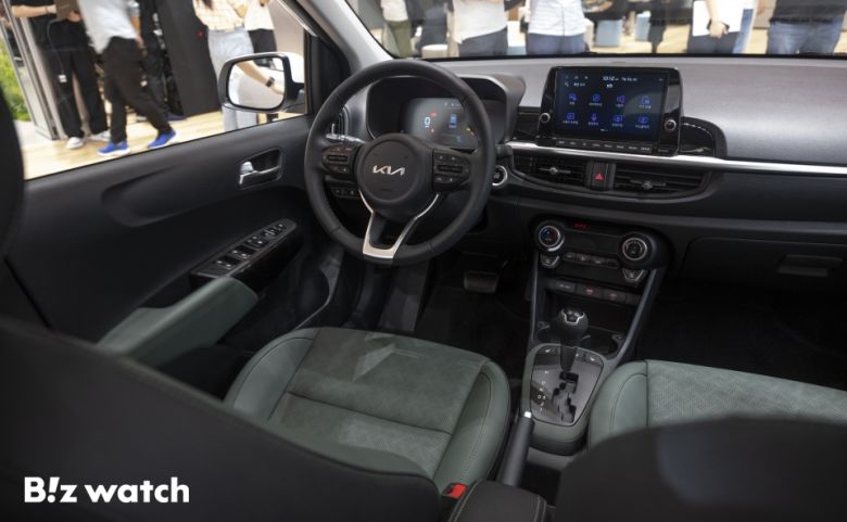 4일 오전 인천시 미추홀구 기아 인천플래그십스토어에서 열린 기아 '더 뉴 모닝' 포토미디어 데이 행사에 '더 뉴 모닝'이 전시되어 있다./사진=이명근 기자 qwe123@