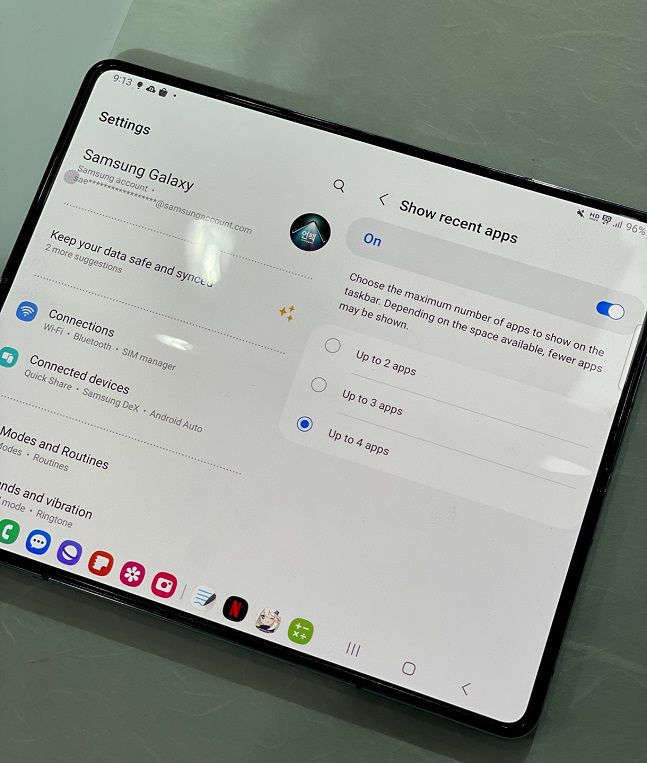 갤럭시Z 폴드5 태스크바에 최근 사용 앱을 4개로 설정한 모습./사진=백유진 기자 byj@