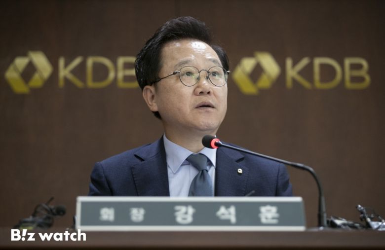 강석훈 산업은행 회장이 20일 오후 서울 여의도 산업은행에서 취임 1주년 기자간담회를 갖고 있다./사진=이명근 기자 qwe123@