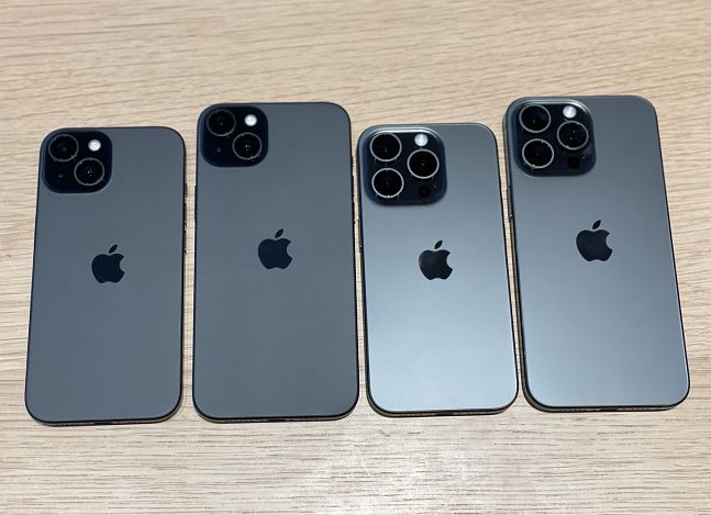 (왼쪽부터) 아이폰15·아이폰15플러스·아이폰15프로·아이폰15프로맥스./사진=백유진 기자 byj@