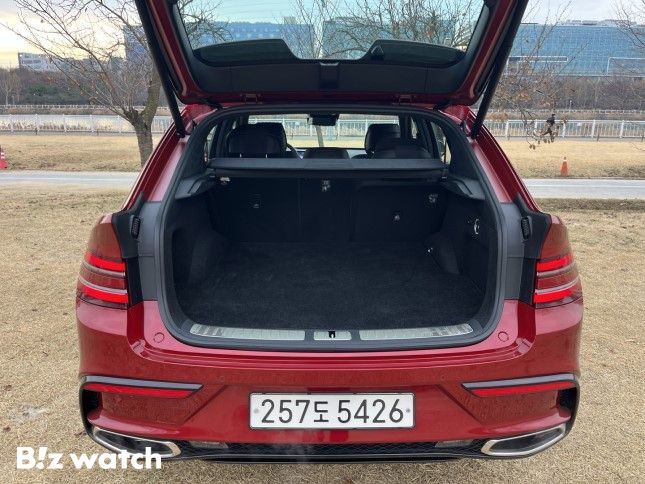 GV80 쿠페 트렁크는 비교적 넓은 공간감을 자랑한다./사진=정민주기자