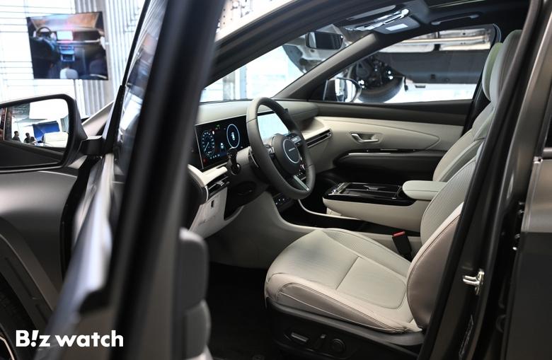 현대자동차가 강남구 현대모터스튜디오서울에서 상품 경쟁력을 강화한 대표 준중형 SUV '더 뉴 투싼'을  출시했다. /사진=이명근 기자 qwe123@