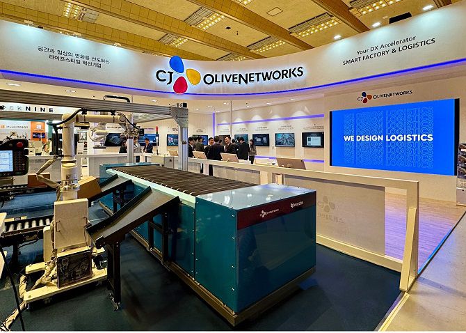 CJ올리브네트웍스는 지난달 27일 열린 '2024 스마트 공장·자동화 산업전'에서 CJ대한통운의 로이스 파슬 시스템 구축 사례를 소개하며 물류 분야 IT 기술력을 선보이기도 했다./사진=CJ올리브네트웍스 제공
