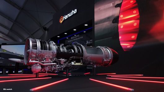 KF21에 탑재되는 F414 엔진모형./사진=한화에어로스페이스