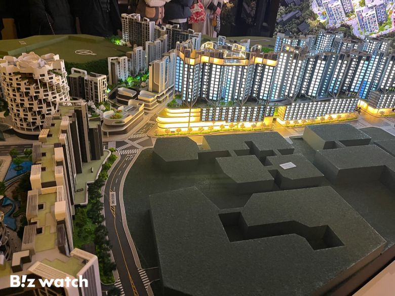 삼성물산 한남4구역 홍보관 내 배치된 단지 모형