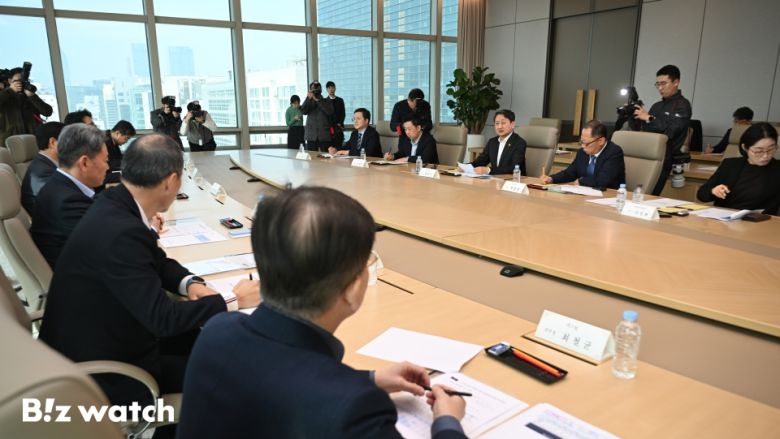 안덕근 산업통상자원부 장관이 13일 오전 서울 포스코센터에서 개최된 '미국 관세 대응 철강업계 간담회'에 참석해 모두발언을 하고 있다./사진=이명근 기자 qwe123@