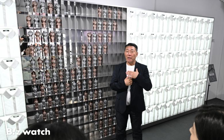 CJ온스타일이 16일 서울 성수동에서 글로벌 패션계의 전설로 불리는 칼 라거펠트(Karl Lagerfeld)의 팝업스토어를 열고 있다./사진=이명근 기자 qwe123@