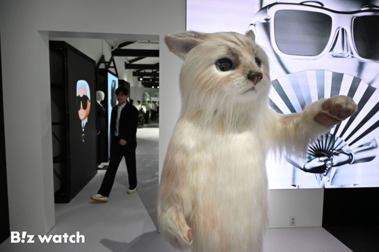 CJ온스타일이 16일 서울 성수동에서 글로벌 패션계의 전설로 불리는 칼 라거펠트(Karl Lagerfeld)의 팝업스토어를 열고 있다./사진=이명근 기자 qwe123@