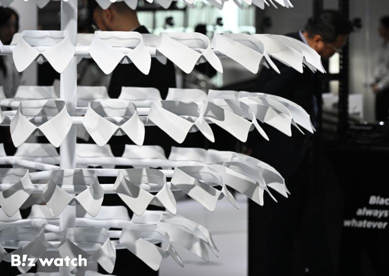 CJ온스타일이 16일 서울 성수동에서 글로벌 패션계의 전설로 불리는 칼 라거펠트(Karl Lagerfeld)의 팝업스토어를 열고 있다./사진=이명근 기자 qwe123@