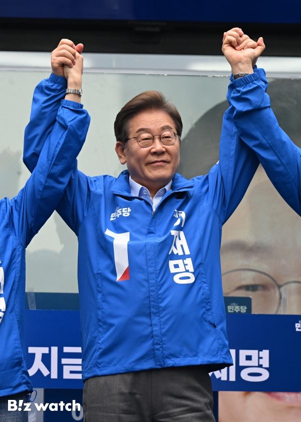 더불어민주당 이재명 대통령선거후보가 20일 오전 의정부시 유세에 나서고 있다./사진=이명근 기자 qwe123@