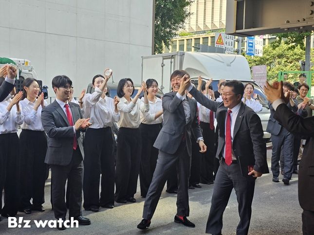 HDC현대산업개발이 지난 22일 ‘용산구 정비창 전면1구역 재개발사업 시공사 선정 총회’에서 시공사로 최종 선정됐다/사진=HDC현대산업개발