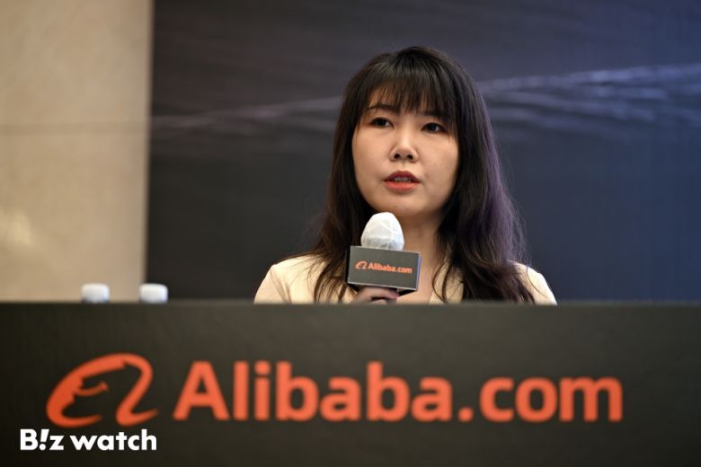 썸머 가오 알리바바닷컴 글로벌 공급망 총괄이 7일 서울 조선 팰리스 강남에서 열린 기자간담회에 참석해 트레이드 어슈어런스에 대해 설명하고 있다./사진=이명근 기자 qwe123@