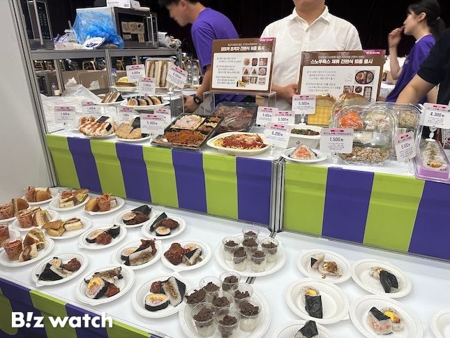 지난 19일 오후 열린 CU의 '2025 하반기 상품 컨벤션'에서 선보인 간편식 신제품들. / 사진=정혜인 기자 hij@