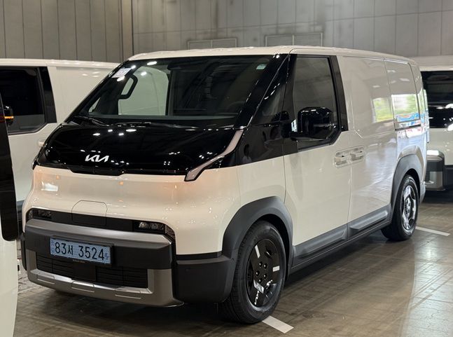 기아 PV5 카고 모델./사진=백유진 기자 byj@