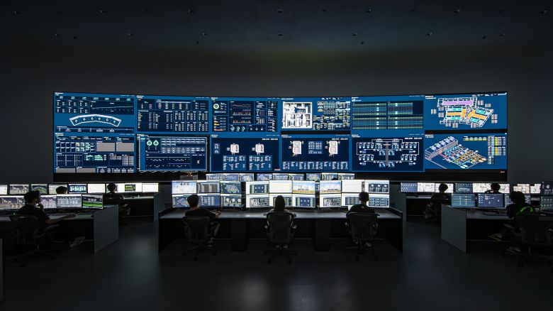 인프라 관제센터에서는 전력, 온도, 보안 등 센터의 모든 상황을 한눈에 파악하고 즉시 대응할 수 있다./사진=네이버클라우드 제공