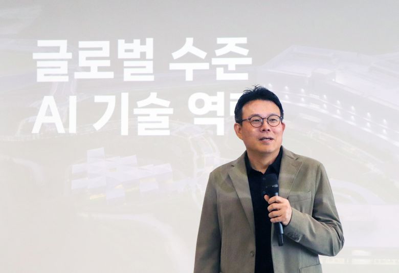 지난 27일 이상준 네이버클라우드 CIO가 각 세종에서 네이버클라우드의 AI 기술 역량에 대해 설명하고 있다./사진=네이버클라우드 제공