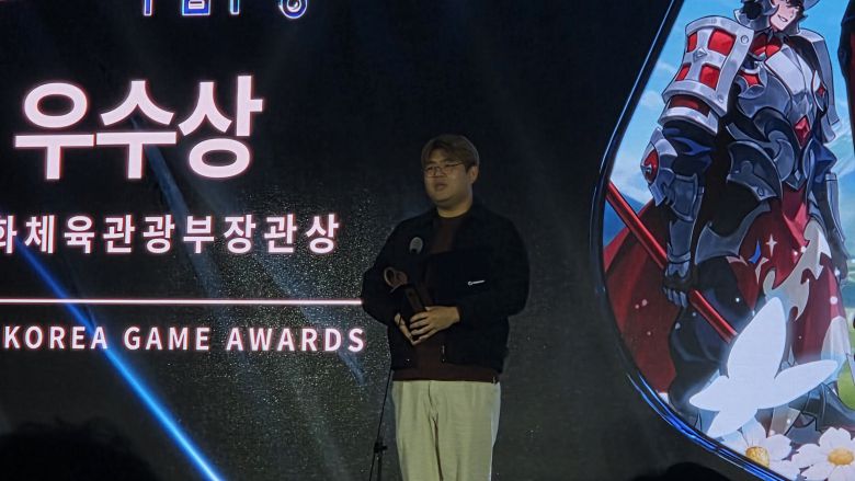 김정민 넷마블넥서스 대표가 12일 부산 벡스코 제2전시장에서 열린 '대한민국 게임대상 2025'에서 대상(대통령상) 수상소감을 하고 있다. /사진=비즈워치