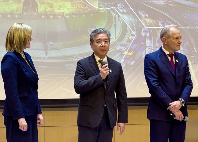 지난 4일 장재훈 현대차그룹 부회장이 경기도 고양시 현대모터스튜디오에서 기자들의 질문에 답하고 있다./사진=백유진 기자 byj@