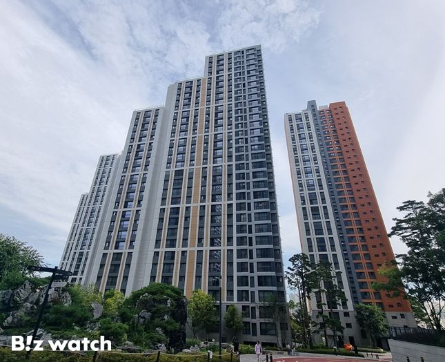 내구성 향상 페인트를 적용한 'e편한세상 시흥더블스퀘어' 단지 전경./사진=DL이앤씨