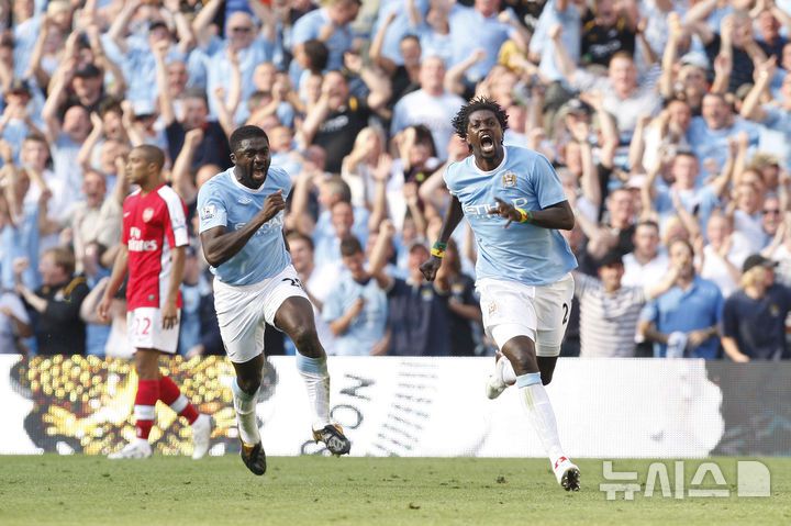 [맨체스터=AP/뉴시스]아데바요르 역주행 세리머니. 2009.10.01.