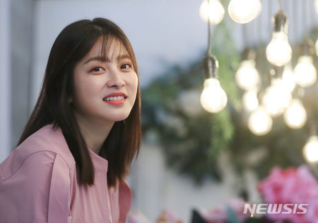 【서울=뉴시스】조수정 기자 = 최근 종영한 MBC 월화드라마 '특별근로감독관 조장풍' 배우 박세영이 29일 오전 서울 성수동 구호스튜디오에서 인터뷰에 앞서 포즈를 취하고 있다. 2019.05.31. chocrystal@newsis.com