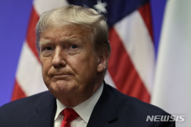 [런던=AP/뉴시스]도널드 트럼프 당시 미국 대통령이 2019년 12월4일(현지시각) 영국 수도 런던에서 열린 북대서양조약기구(NATO·나토) 정상회의에 참석하고 있다. 2024.10.01.