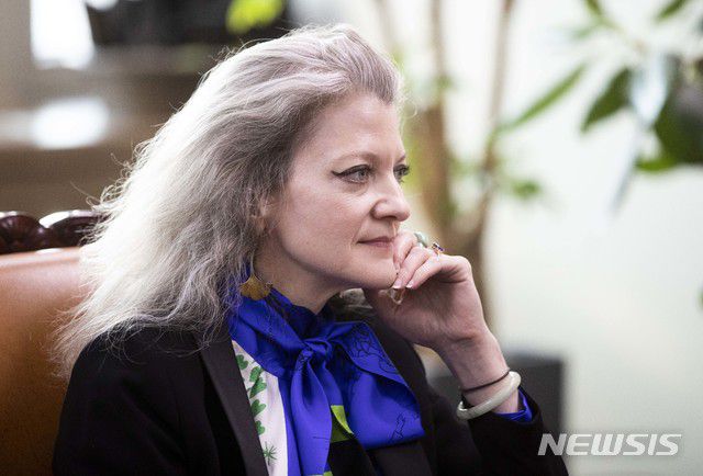 [서울=뉴시스]홍효식 기자 = 2019년 12월16일 앨리슨 후커 당시 백악관 국가안보회의(NSC) 한반도 보좌관이 서울 종로구 외교부 청사에서 한미 북핵수석대표협의에 참석하고 있다. 2025.06.20.