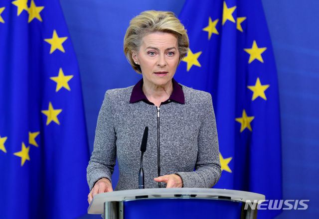 [브뤼셀=AP/뉴시스]우르줄라 폰데어라이엔 EU 집행위원장. 2020.08.27.