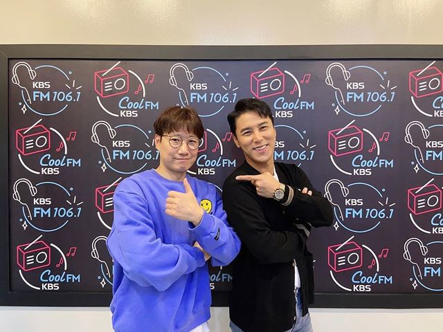 [서울=뉴시스] 가수 장민호가 28일 KBS 쿨FM '조우종의 FM대행진'에 출연했다. (사진 = '조우종의 FM대행진' 인스타그램) 2020.09.28. photo@newsis.com