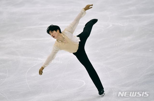 [스톡홀롬=AP/뉴시스]프리스케이팅 연기 펼치는 차준환. 2021.03.27.