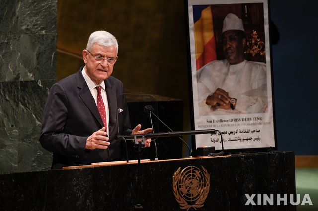 [뉴욕=신화/뉴시스]볼칸 보즈키르 유엔총회 의장이 3일(현지시간) 미국 뉴욕의 유엔본부에서 열린 유엔   총회에 참석해 연설하고 있다. 2021.05.04.