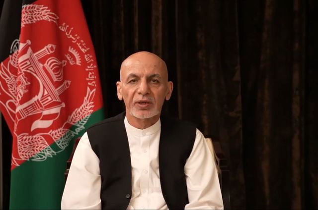 [서울=뉴시스] 지난 8월 18일(현지시간) 아랍에미리트(UAE)에 체류 중인 아슈라프 가니 전 아프간 대통령이 페이스북을 통해 대국민 연설을 발표하고 있다. (사진=가니 대통령 페이스북 갈무리) 2021.09.28. *재판매 및 DB 금지