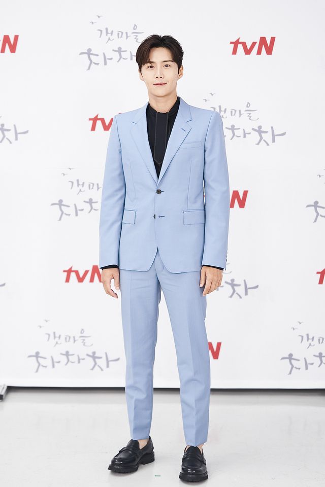 [서울=뉴시스]박진희 기자 = 배우 김선호가 24일 tvN 토일드라마 '갯마을 차차차' 온라인 제작발표회를 하고 있다. (사진=tvN 제공) 2021.08.24. photo@newsis.com *재판매 및 DB 금지