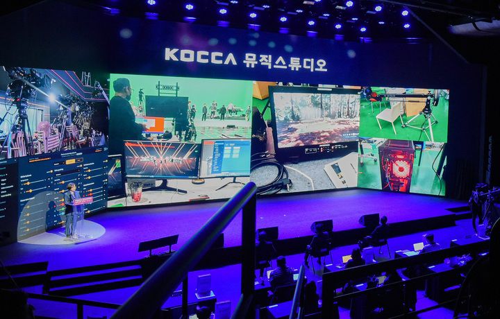 [서울=뉴시스]지난해 12월 개관한 온라인 공연 전문 스튜디오 'KOCCA 뮤직 스튜디오' (사진 = 한국콘텐츠진흥원) 2022.3.3. photo@newsis.com   *재판매 및 DB 금지