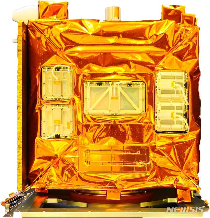 [서울=뉴시스]누리호 2차 발사에 탑재되는 '성능검증위성'(PVSAT). (사진=AP위성 제공)