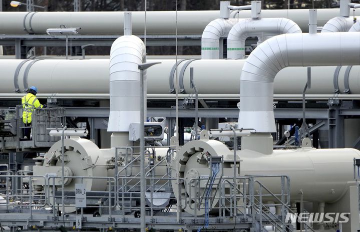 [루브민=AP/뉴시스] 2022년 촬영된 독일 북부 루브민에 있는 노르트스트림2 천연가스 파이프라인. 러시아에서 독일로 천연가스를 공급하는 이 가스관은 러시아의 우크라이나 침공으로 아예 가동되지도 못했다. (사진=뉴시스DB)