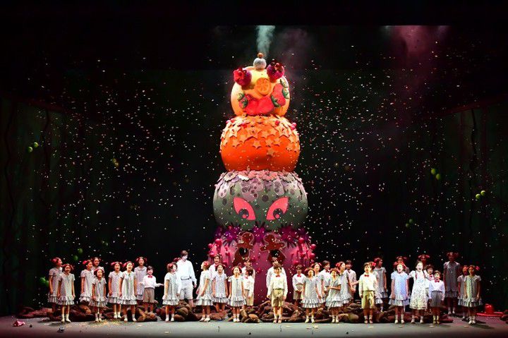 [서울=뉴시스]오페라 '헨젤과 그레텔' 공연 사진. (사진=국립오페라단 제공) 2022.11.25. photo@newsis.com *재판매 및 DB 금지