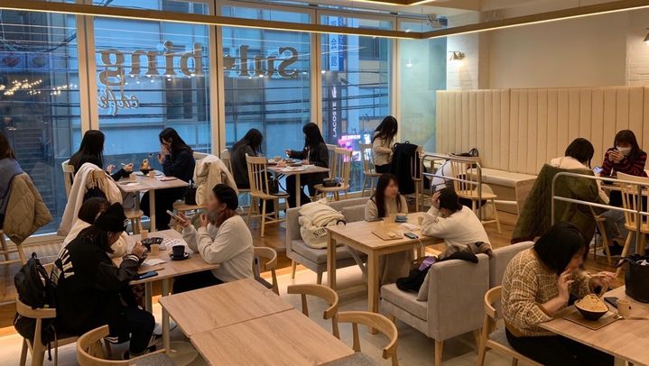 [서울=뉴시스]설빙 일본 후쿠오카점의 모습.(사진출처: 설빙 제공)