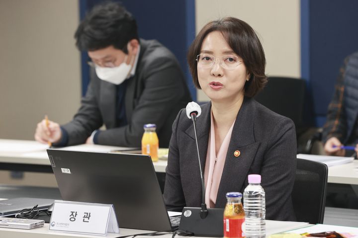 [서울=뉴시스] 이영 중소벤처기업부 장관. (사진= 중소벤처기업부 제공) 2023.03.07. photo@newsis.com *재판매 및 DB 금지