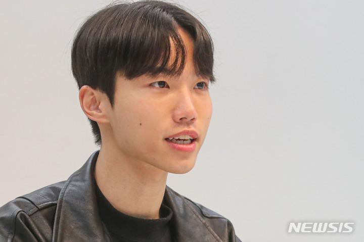 [서울=뉴시스] 권창회 기자 =국내 개인 틱톡커 중 최다 팔로워를 보유한 틱톡커 원정맨(서원정)이 지난 7일 오후 서울 마포구 순이엔티 사무실에서 뉴시스와 인터뷰를 하고 있다. 2023.03.23. kch0523@newsis.com