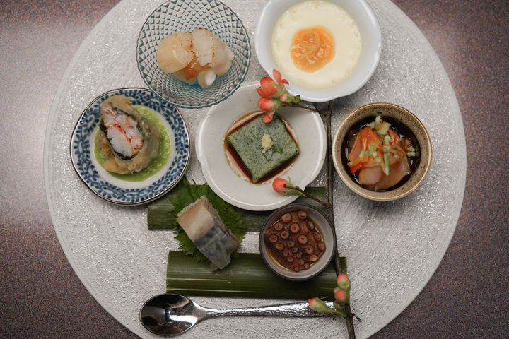 사와다 셰프가 '스페셜 디너 프로모션'에서 차리는 '일곱 가지 애피타이저' *재판매 및 DB 금지