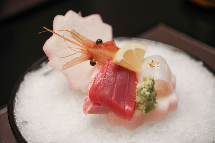 사와다 셰프가 '스페셜 디너 프로모션'에서 선보이는 도허새우 등 '특선 모둠 생선회 6종' *재판매 및 DB 금지