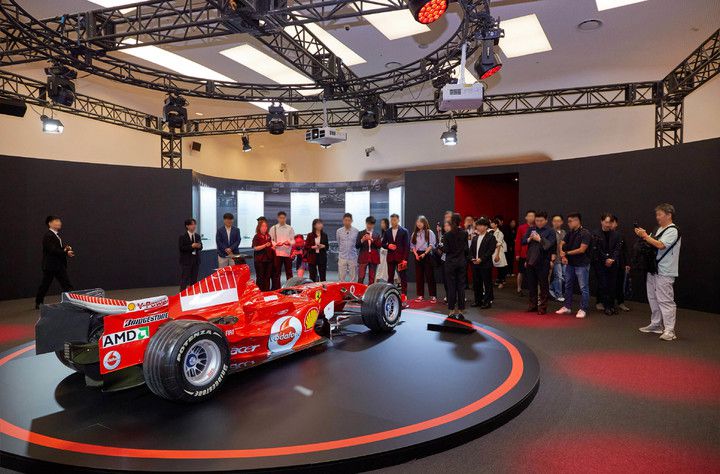 [서울=뉴시스]  페라리는 1일부터 오는 4일까지 나흘간 서울 동대문디자인플라자(DDP) 아트홀에서 몰입형 전시 '우니베르소 페라리'(Universo Ferrari)를 개최했다. 전시된 모델은 페라리 248 F1.(사진=페라리 제공) 2023.06.01 photo@newsis.com *재판매 및 DB 금지