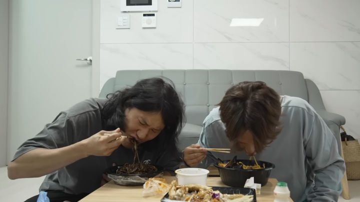 [서울=뉴시스]180초가 지난 25일 올린 '...'(찐친 시리즈2) 영상 (사진=180초 영상 캡처) 2023.06.28. photo@newsis.com *재판매 및 DB 금지