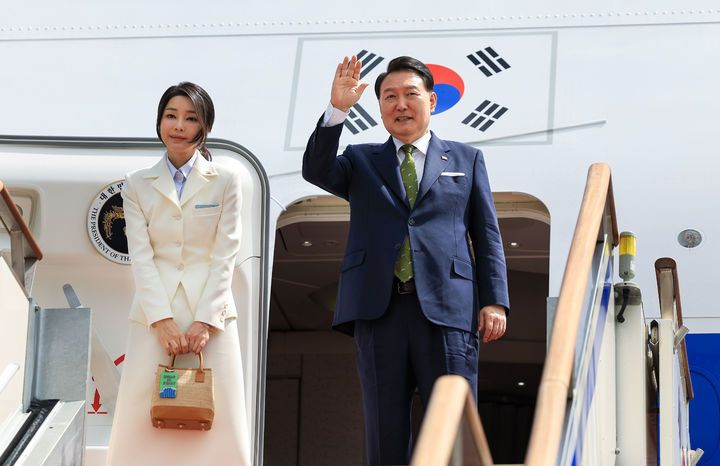 [서울=뉴시스] 윤석열 전 대통령 부부 모습 (사진 = 뉴시스 DB) 2025.07.15. photo@newsis.com *재판매 및 DB 금지